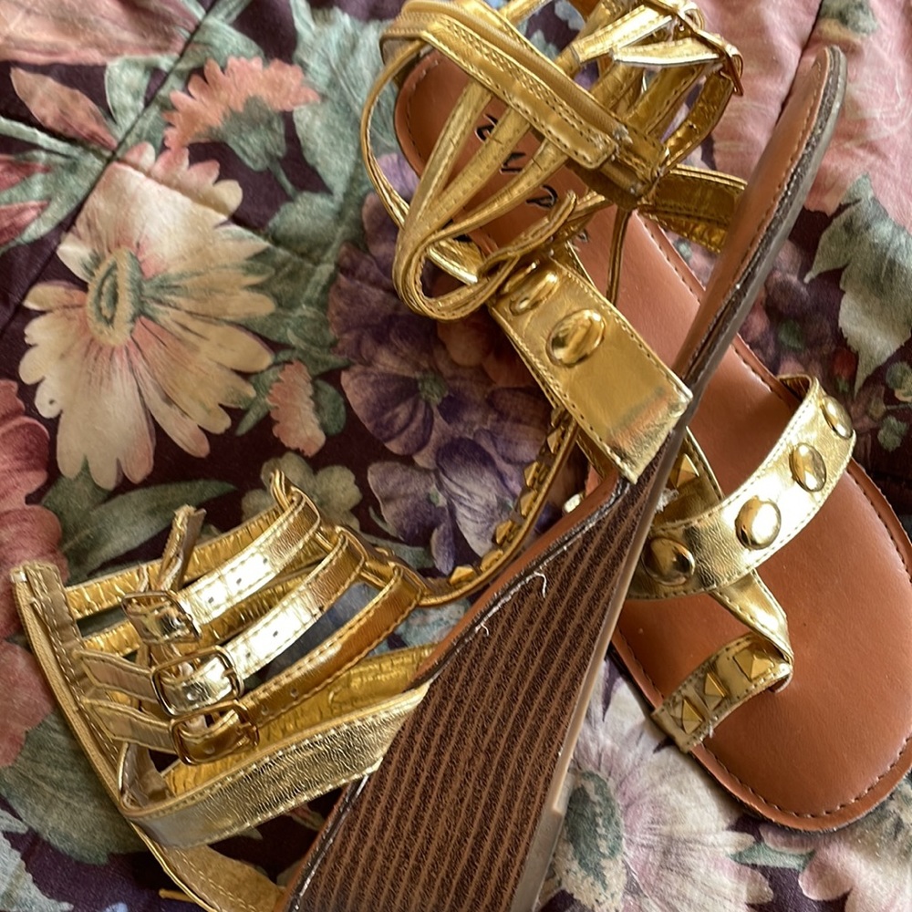 Sandals - Picture 2 of 5